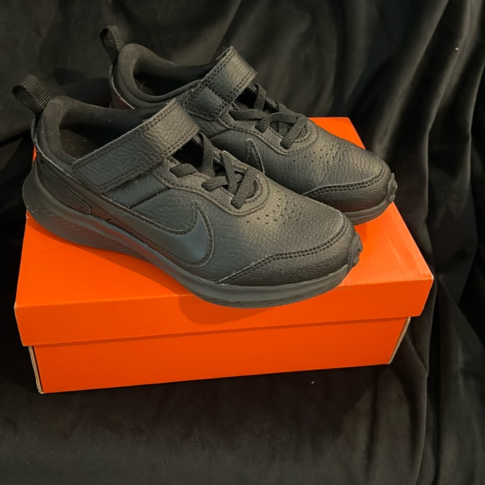 SIZE 12c Nike